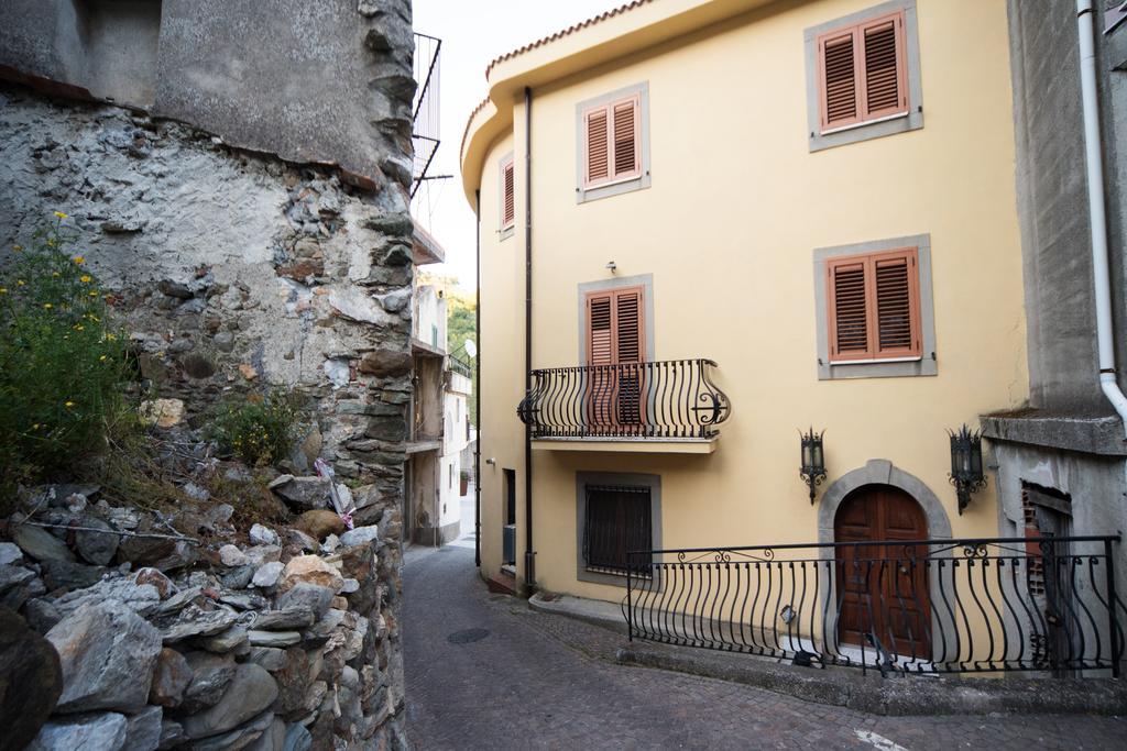 The Clock Houses Borgo Gallodoro Letojanni Exterior foto